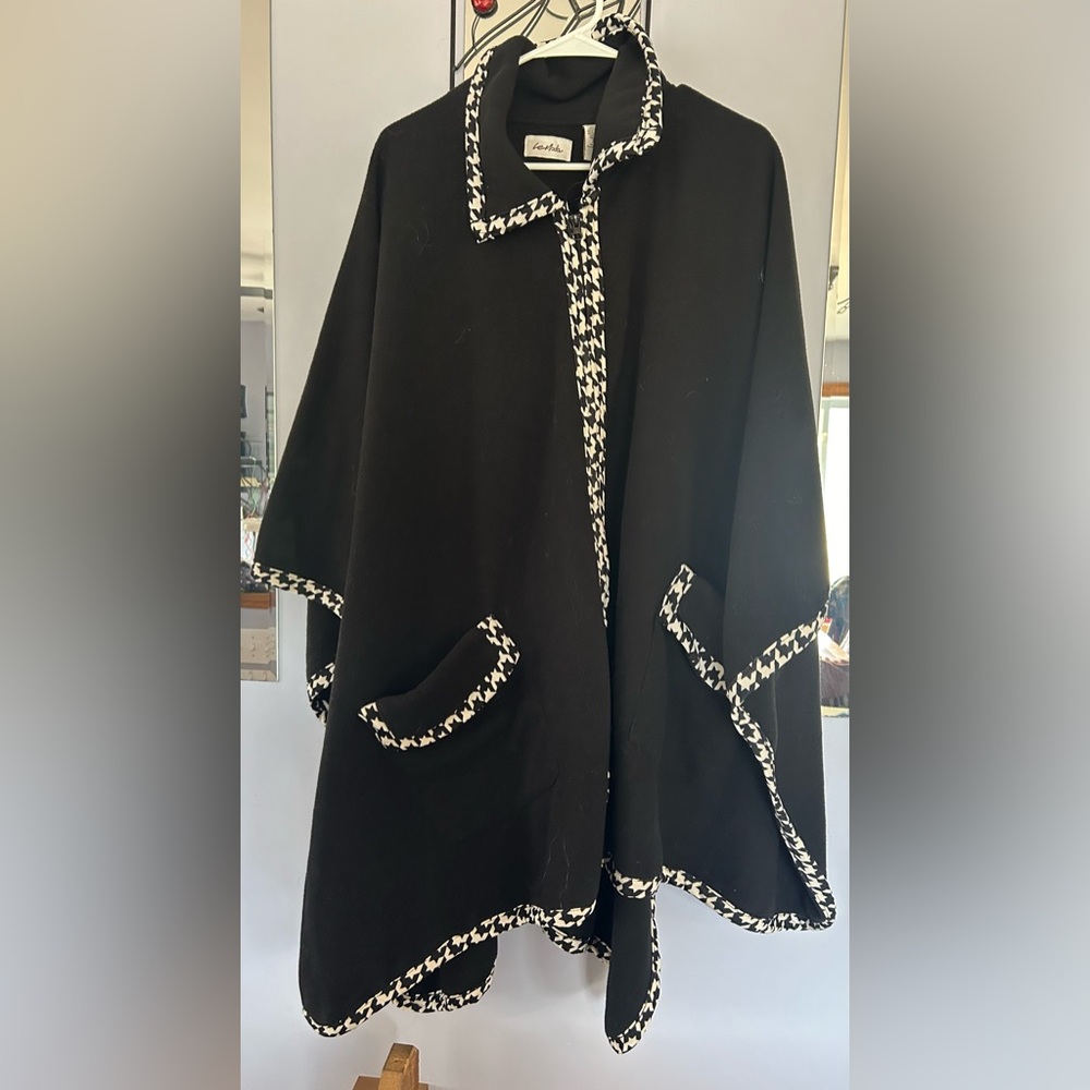 Chic Black and White Women's Sweater